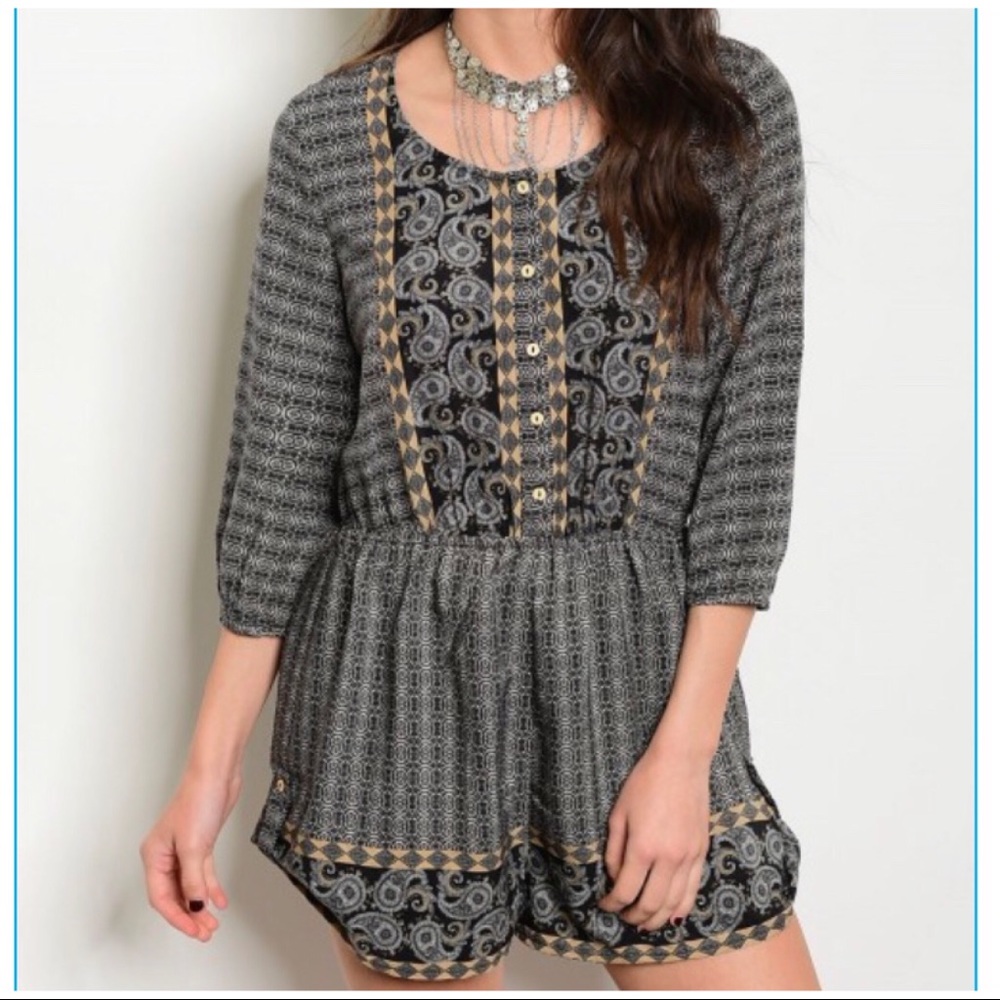 NWOT Illa Illa Round Neck Romper